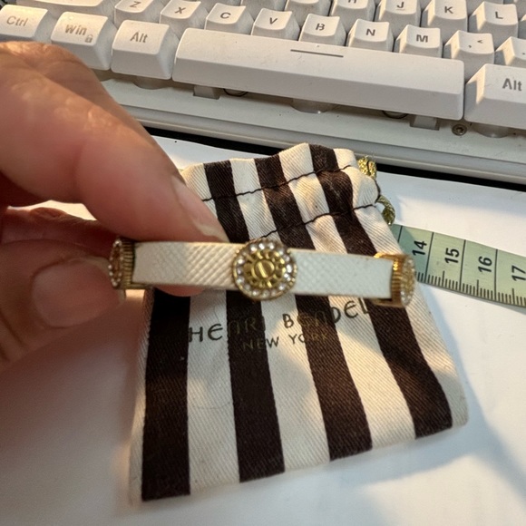Henri Bendel wrap bracelet - Picture 3 of 7
